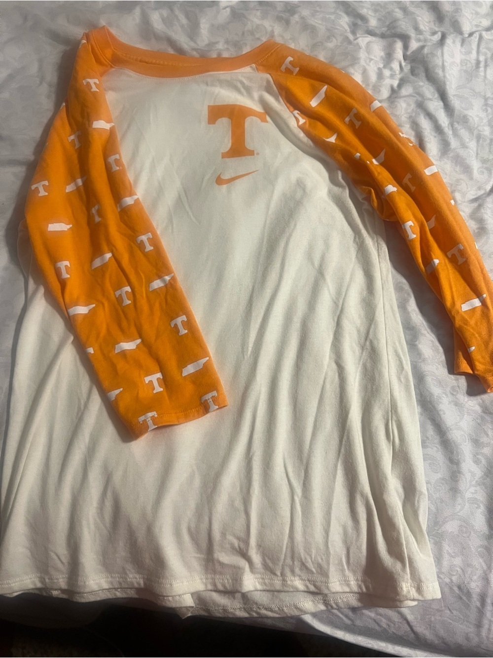 Nike Women White Shirt with Orange Raglan Sleeves and T Logo Large